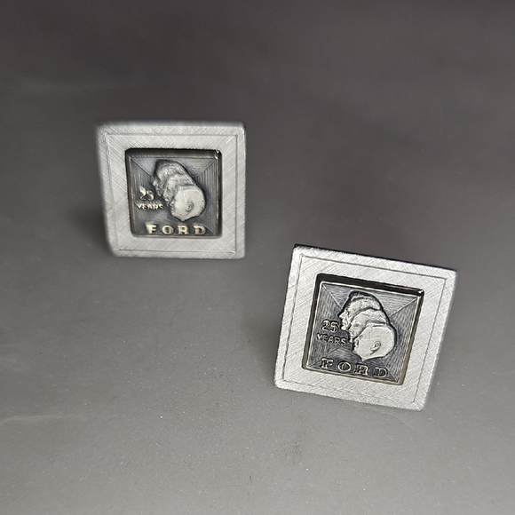 Vintage Goldfilled Silvertone Ford 25 years service Square Cufflinks